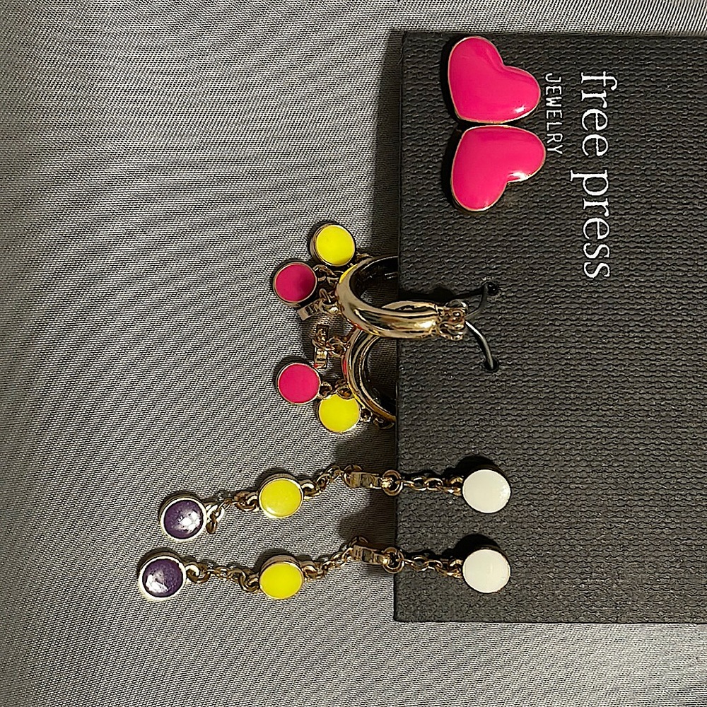 Free press earring set